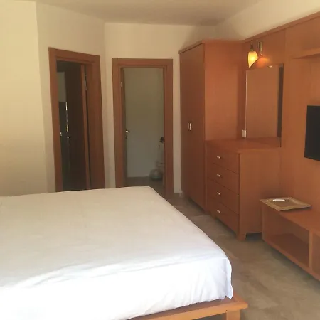 Hotel No 111 Boutique