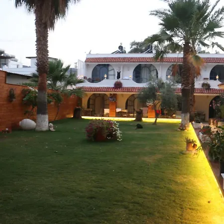 Hotel No 111 Boutique Golturkbuku