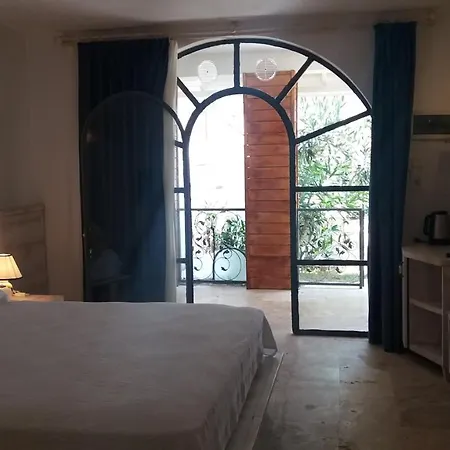 Hotel No 111 Boutique